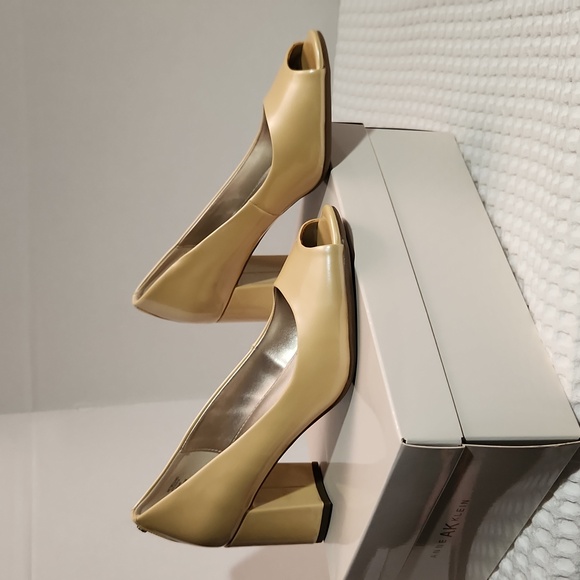 Anne Klein Pale Yellow Patent Leather Pumps - Picture 7 of 16